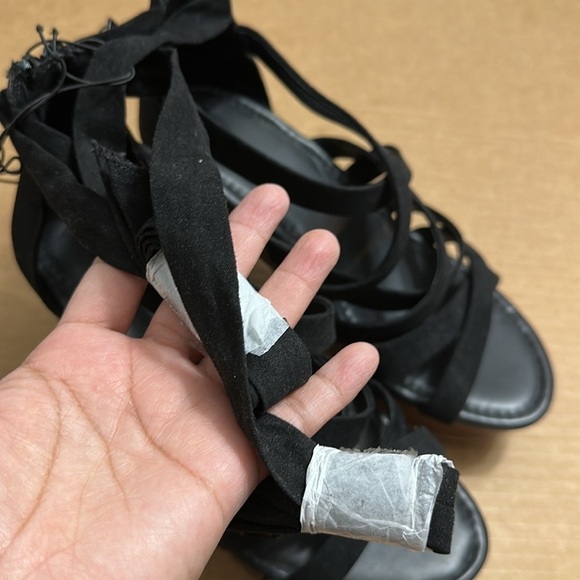 Torrid Black Strappy Ankle Wrap Wooden Heel Chunky Sandals Womens Size 8.5 NWT - Picture 5 of 14